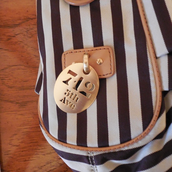 Authentic Henri Bendel Large Bag & Cover - Picture 4 of 8